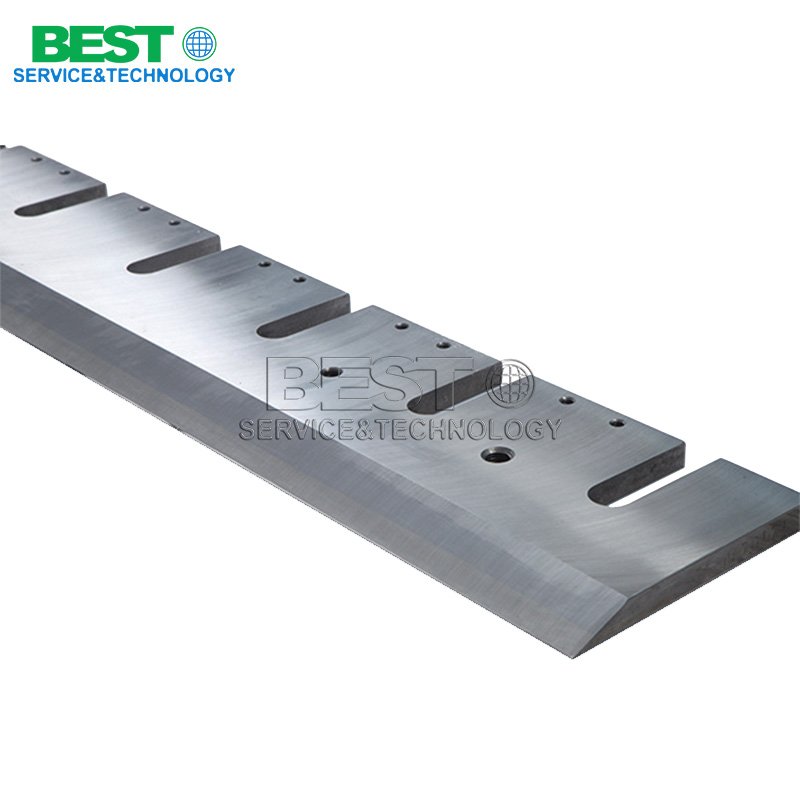 Wear‑resistant knife blade with sharp edge for veneer slicing and cutting