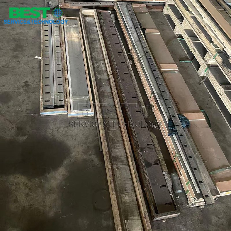 Knife blade spare part for veneer peeling and plywood manufacturing machine