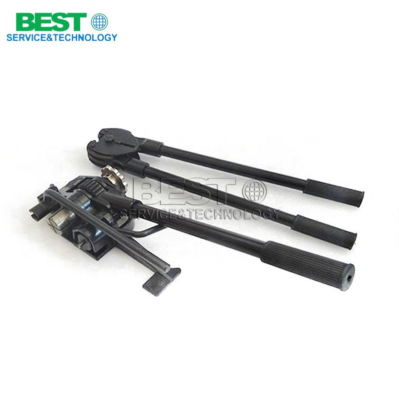 Manual steel strap sealer used for secure bundling of cargo