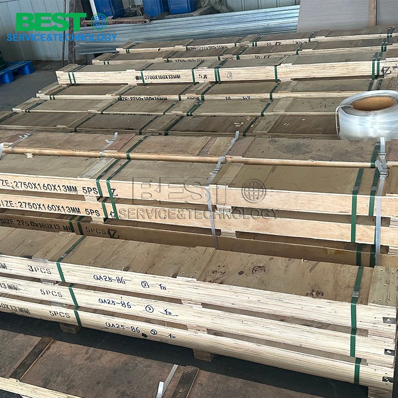 Industrial knife blade used in veneer peeling machine for plywood production