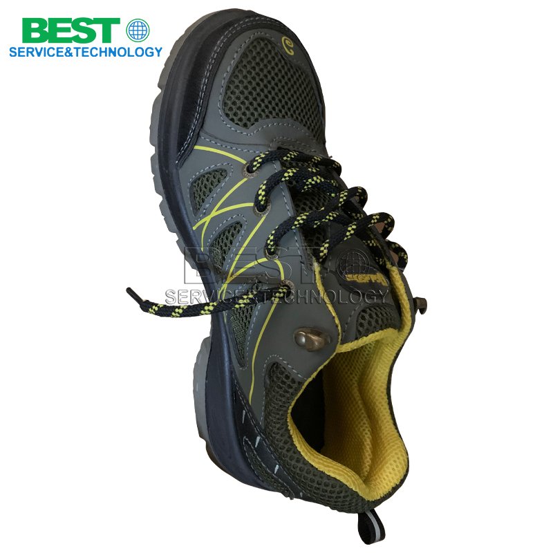 Anti‑slip anti‑puncture safety shoes for heavy‑duty wood processing workshop